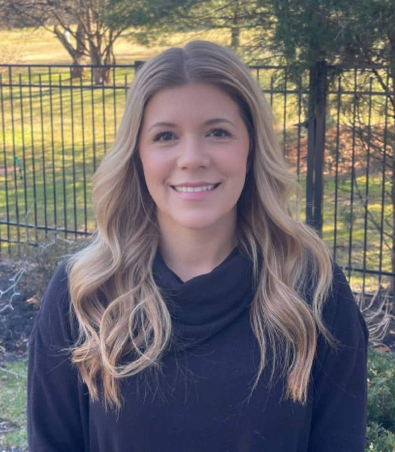 a close up of a woman